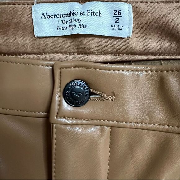 Abercrombie & Fitch “The Skinny Ultra High Rise” Vegan Leather Split-Hem Pant - Picture 7 of 8
